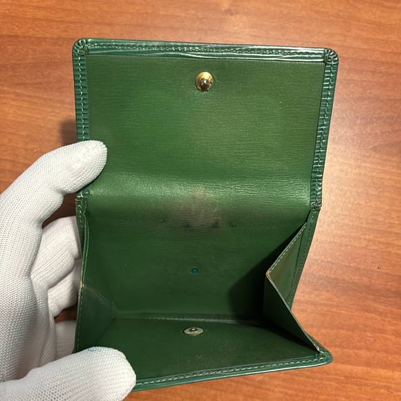 Louis Vuitton Green Epi Leather Borneo Men's Bifold Wallet - Picture 2 of 6
